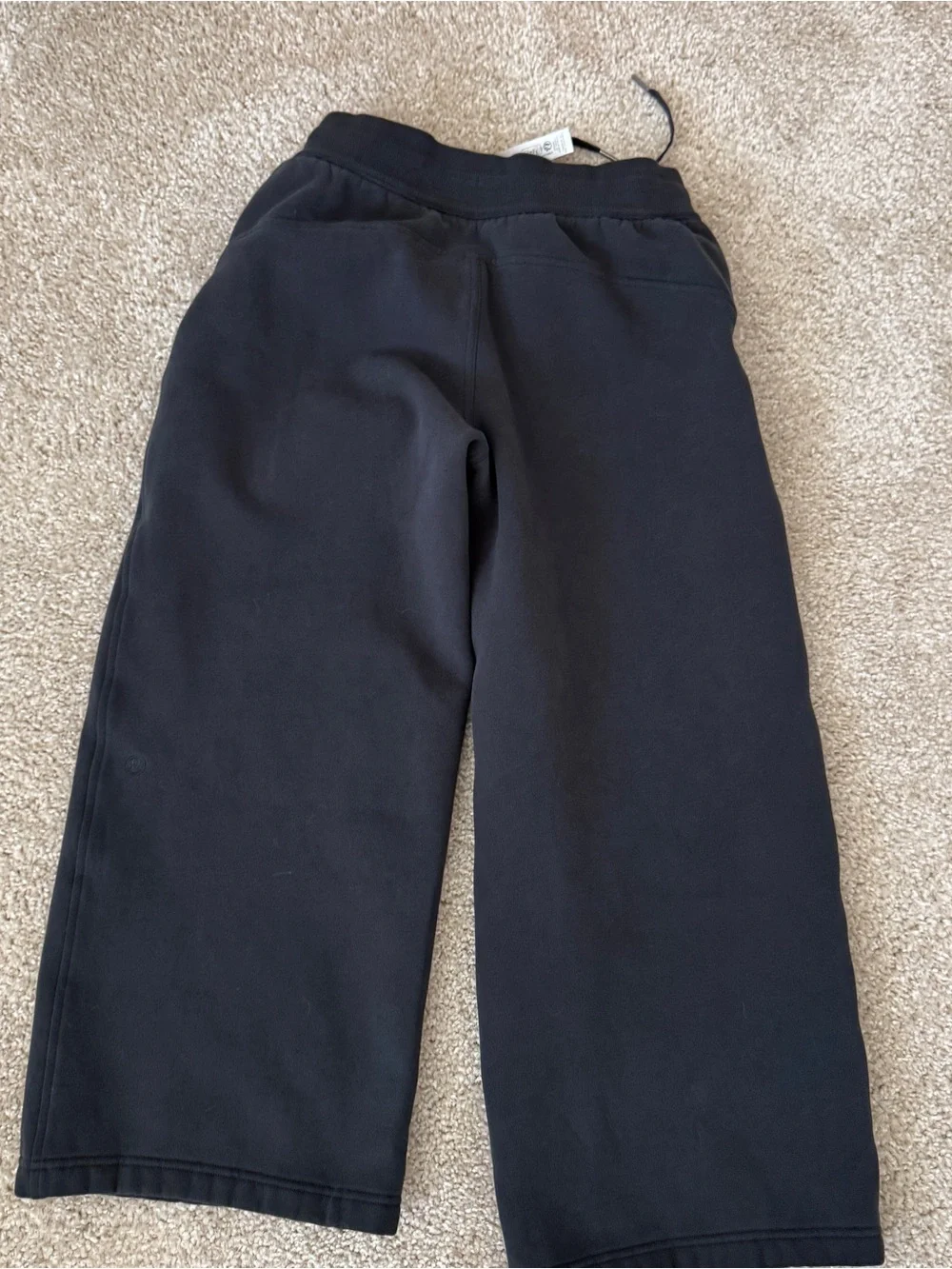 Lululemon Scuba Mid-Rise Wide-Leg Pant Short size small